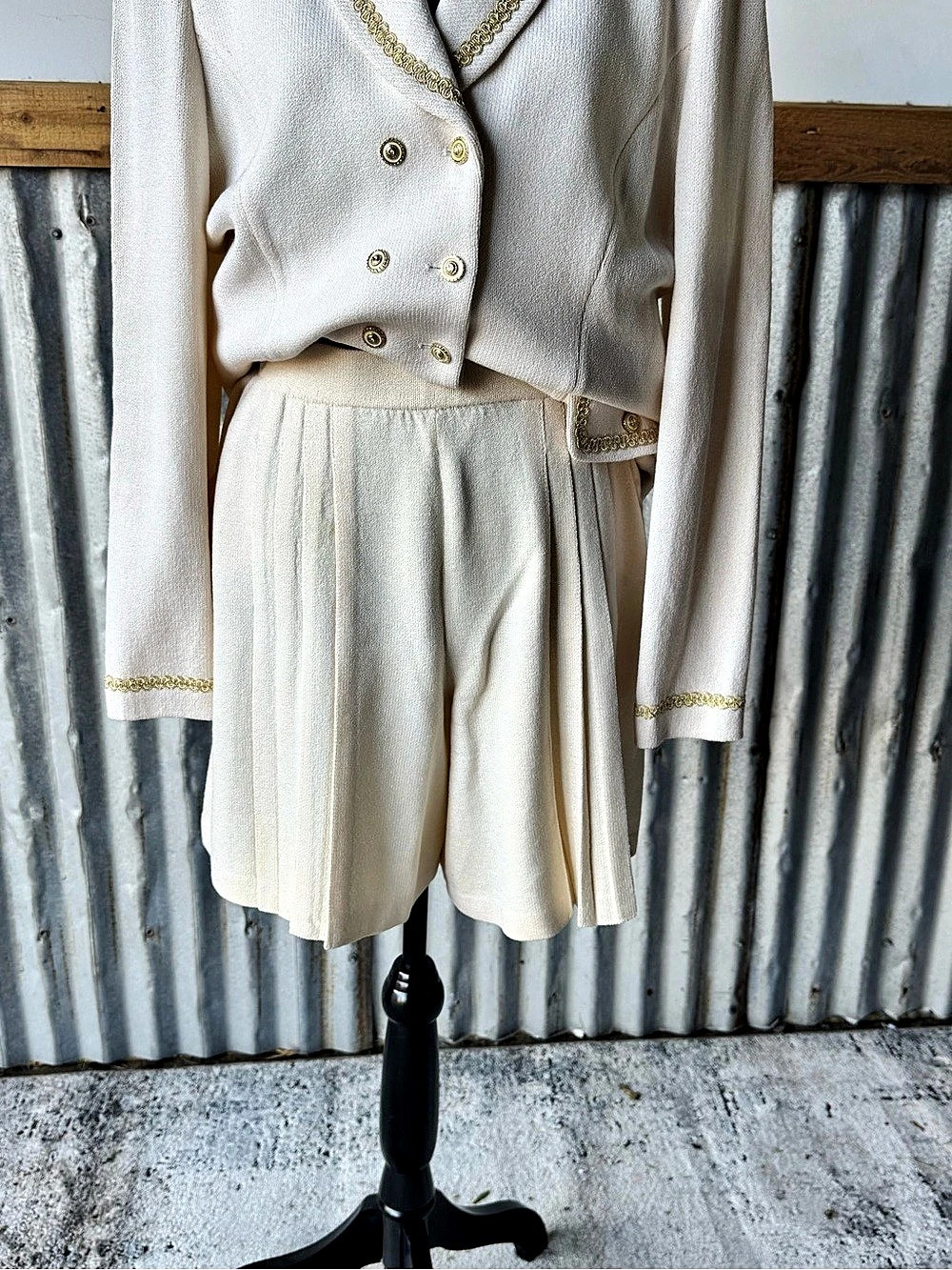 St. John High Waist Pleated Shorts in Cream